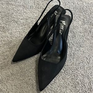 Mixx Shuz black pumps